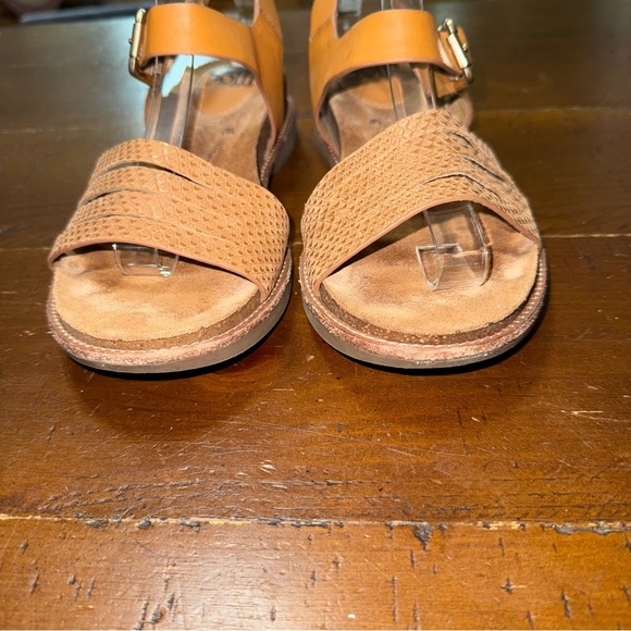 Sofft Tan Sandals with Ankle Strap and Flat Sole size 7.5 - Picture 3 of 15